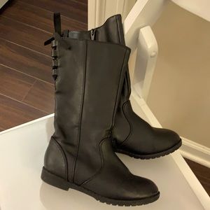 Tucker & Tate Classic Black Boots with size 12